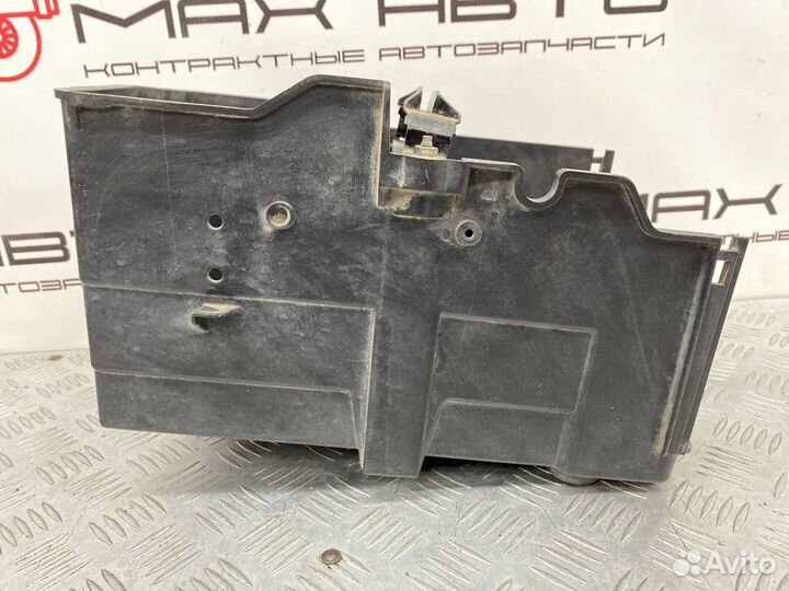 Б/У Площадка под аккумулятор (крепление акб) Ford