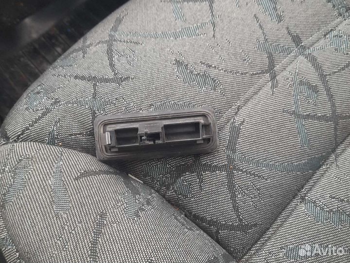 Кнопка открывания багажника Volkswagen Polo