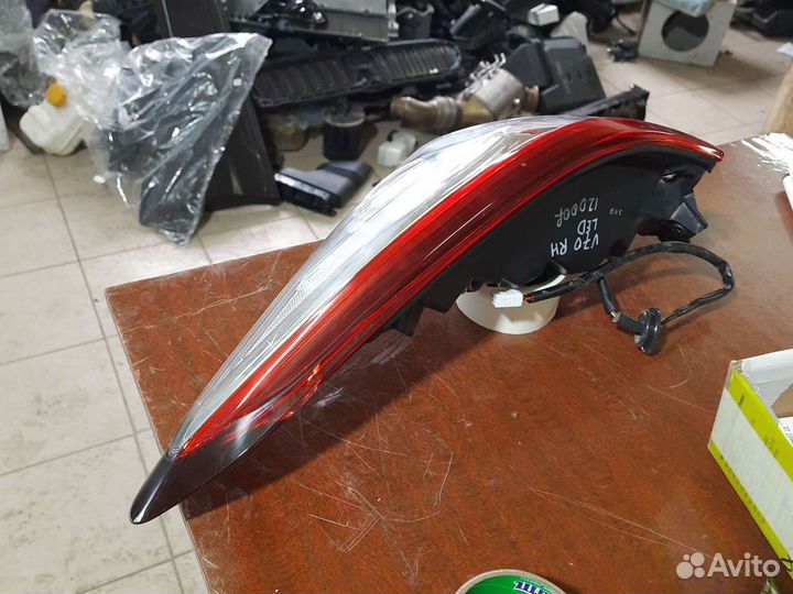 Фонарь правый в крыло Toyota Camry v70