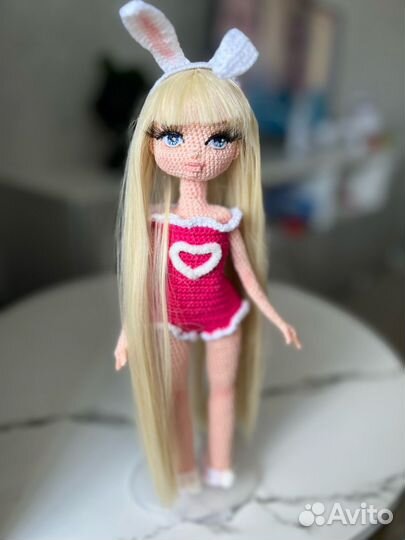 Вязаная каркасная кукла