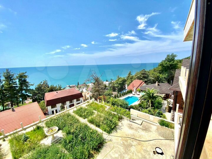 Коттедж 850 м² на участке 6 сот.