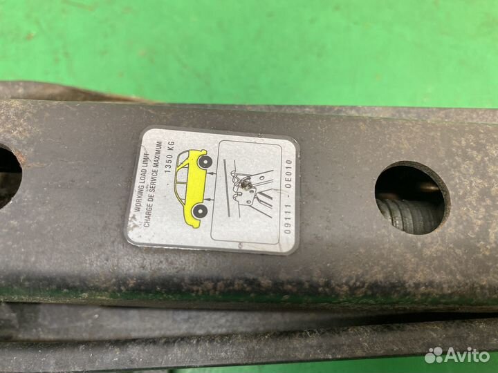 Домкрат Lexus RX 350