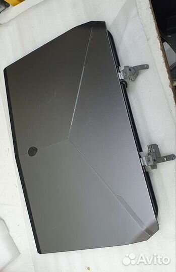 Разбор Dell Alienware 15 P42F002