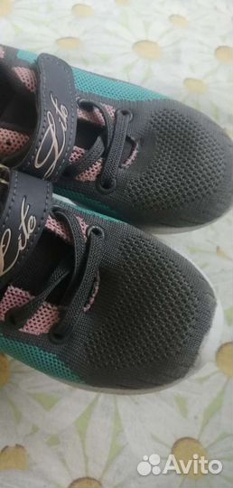 Кроссовки для девочки 28