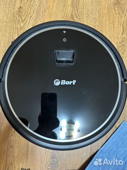 Пылесос робот с функцией влажной уборки bort