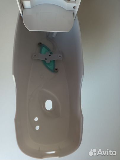 Аромадиффузор автоматический Airwick настенный