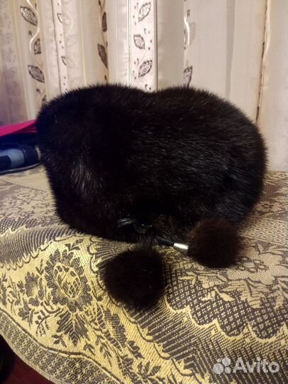 Меховая женская шапка