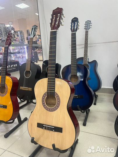 Классическая гитара Belucci новая
