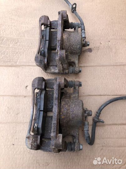 Suzuki kizashi суппорт тормозной передний