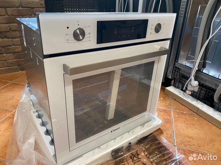 Электрический духовой шкаф Candy FCT615WXL белый