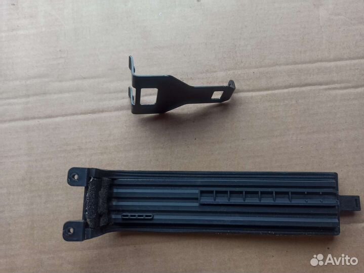 Крышка салонного фильтра Субару Форестер