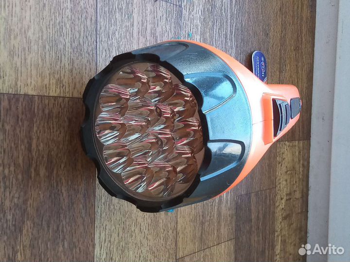 Фонарик светодиодный аккумуляторный
