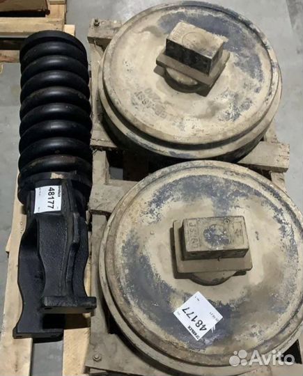 Натяжитель + ленивец jcb260lc / jcb240lc