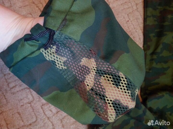 Штаны и топ защитного цвета на девочку