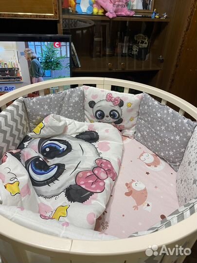 Детская кроватка овальная/круглая с маятником