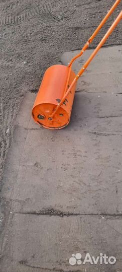 Каток для газона
