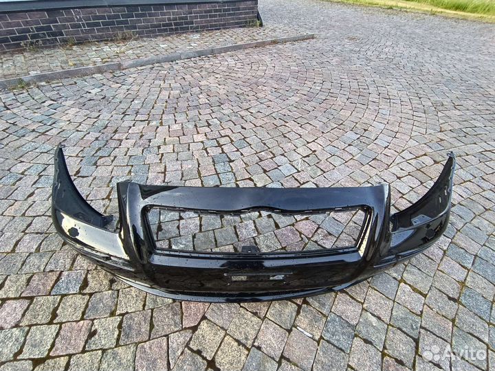 Передний бампер Toyota Avensis