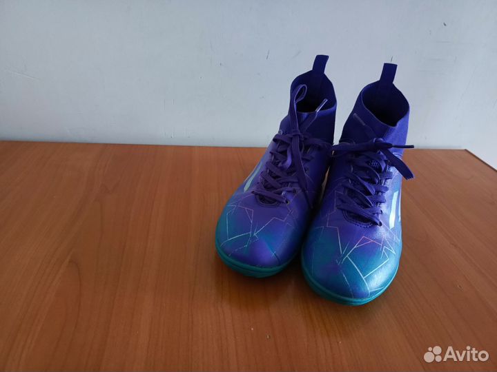 Футбольные бутсы