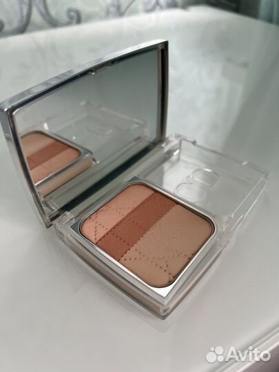 Diorskin nude natural glow sculpting powder