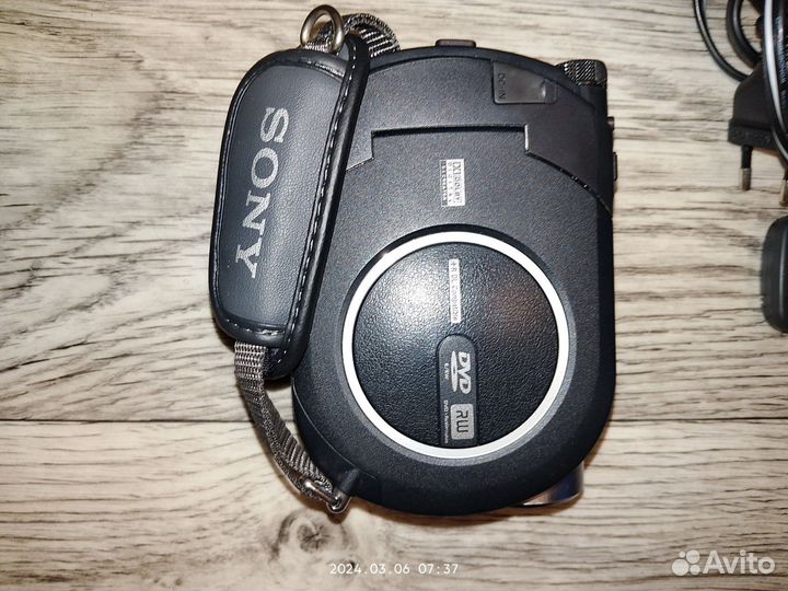 Видеокамера Sony DCR-DVD308e