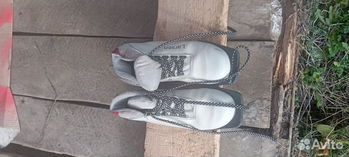 Лыжные ботинки