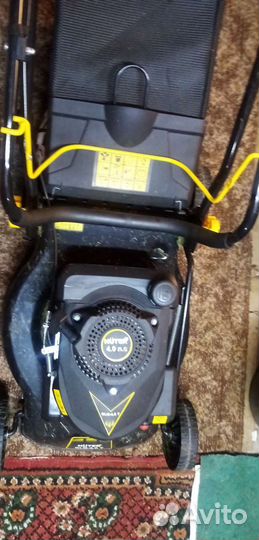 Газонокосилка бензиновая
