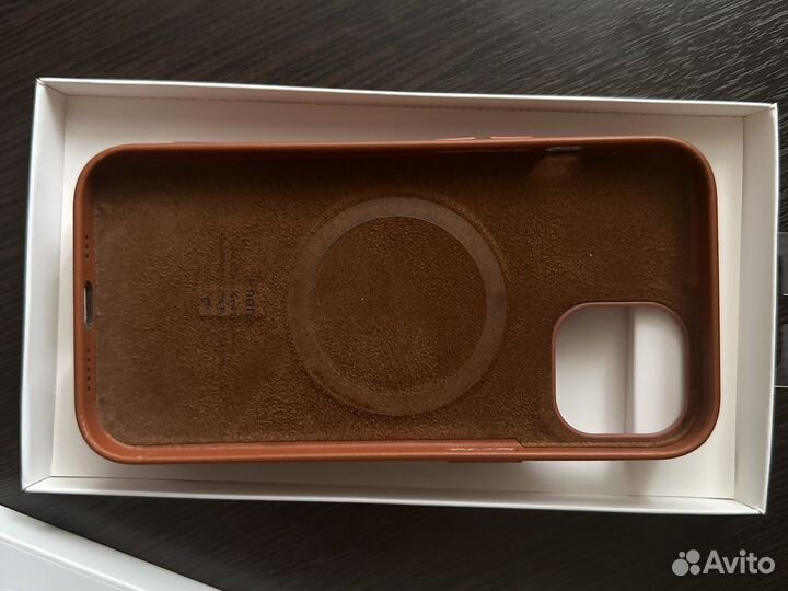 Кожаный чехол Apple MagSafe