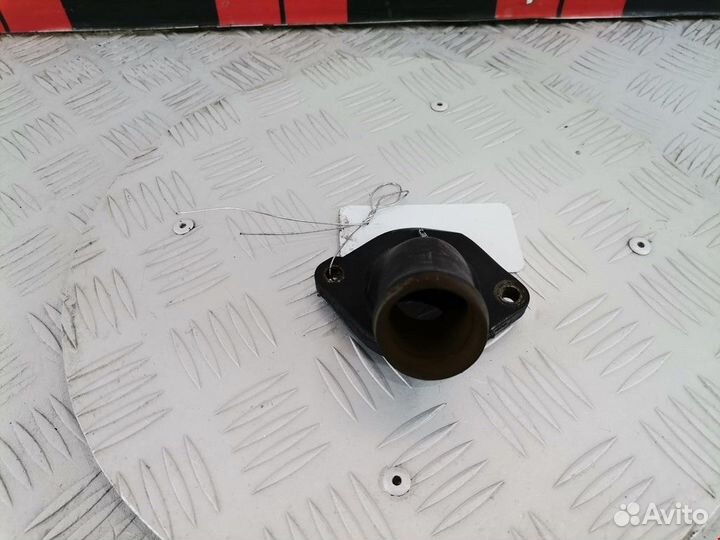 Корпус термостата Audi A6 4A/C4 1996 048121121B