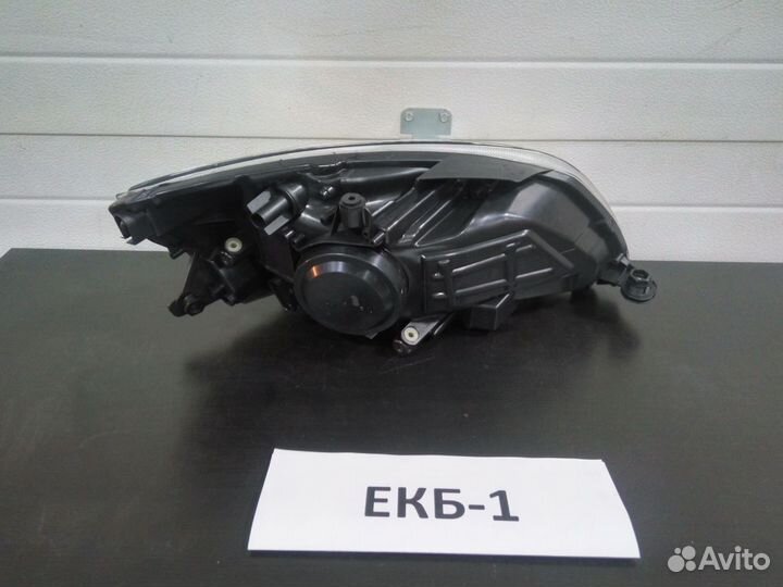 Фара левая Skoda Fabia 2 5J 2007-2014