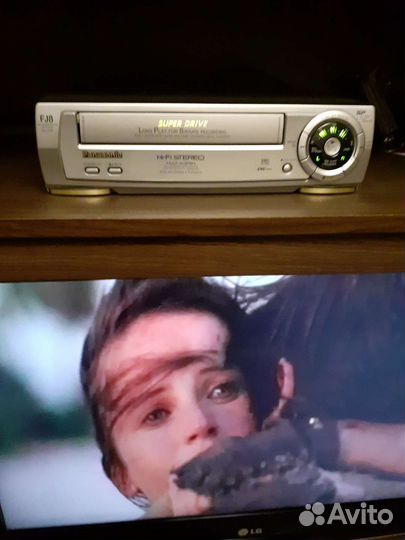 Видеомагнитофон Hi-Fi Panasonic NV-FJ8AM