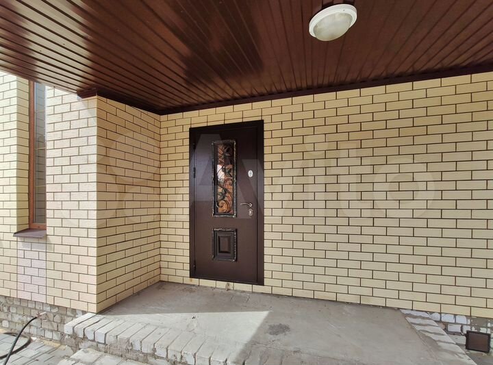 Коттедж 216 м² на участке 4 сот.