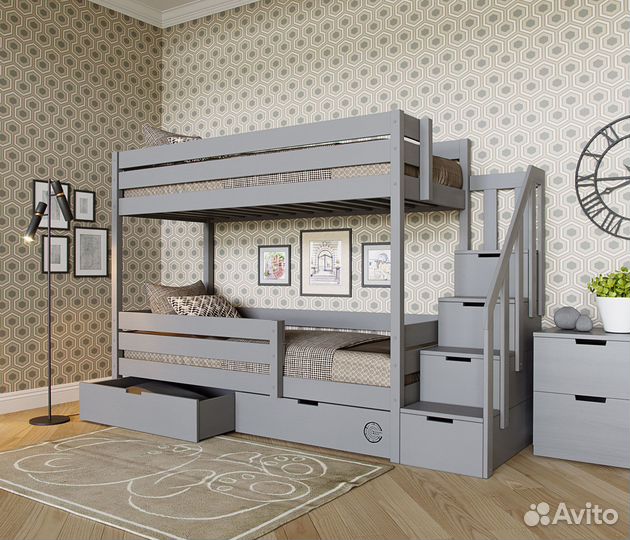 Двухъярусная кровать из массива