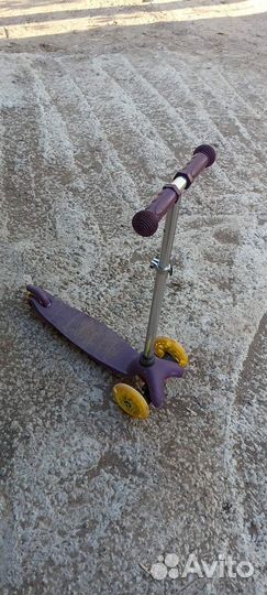 Самокат трехколесный
