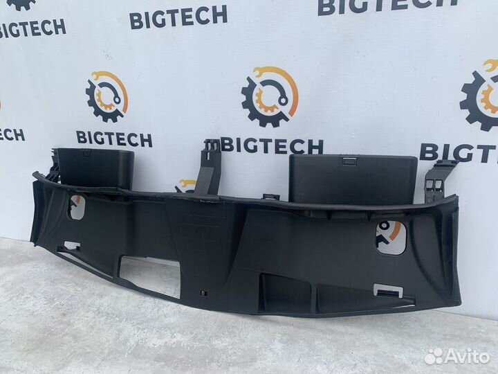 Воздуховод на передней панели Mercedes A2125000255