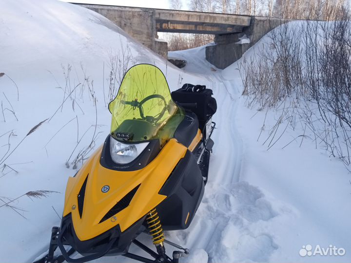 Продам снегоход Тикси 250