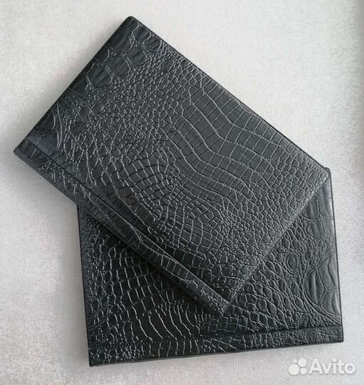 Альбом для монет на 150 ячеек 3.5х3.5 Новый