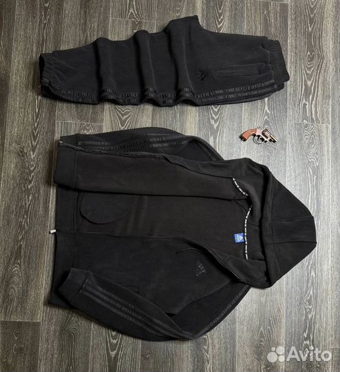 Спортивный костюм adidas