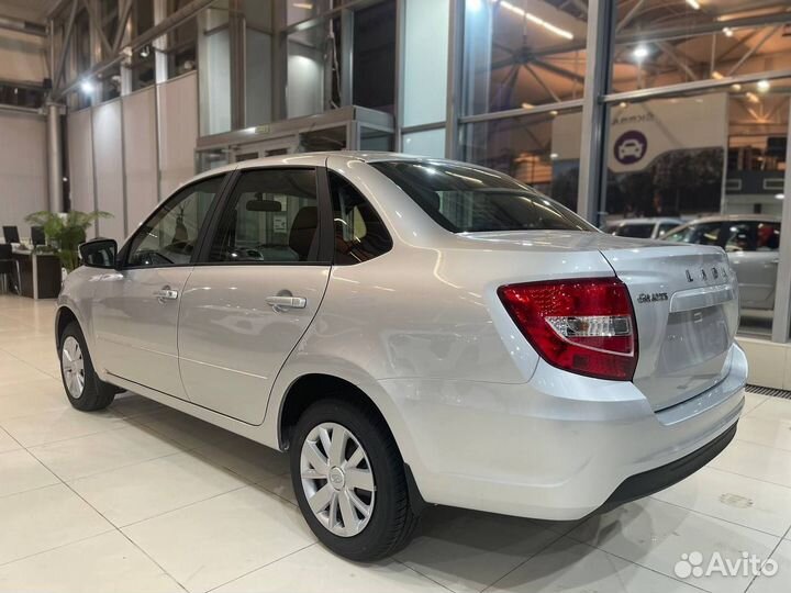 LADA Granta 1.6 МТ, 2023, 236 км