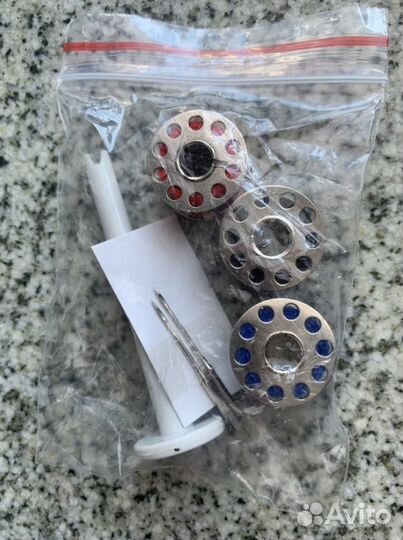 Швейная машинка ручная новая полный комплект