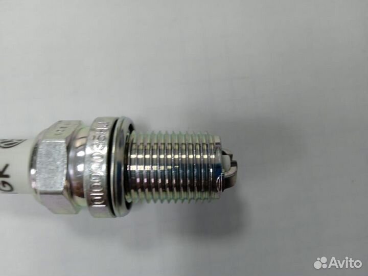Свеча зажигания VAG 101000035HJ audi VW skoda