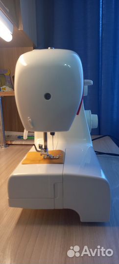 Швейная машина Singer Tradition