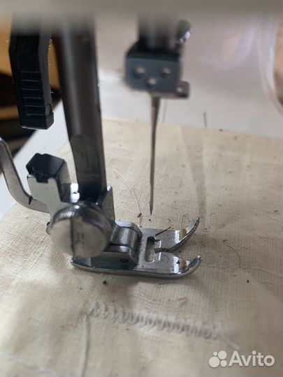 Машинка швейная