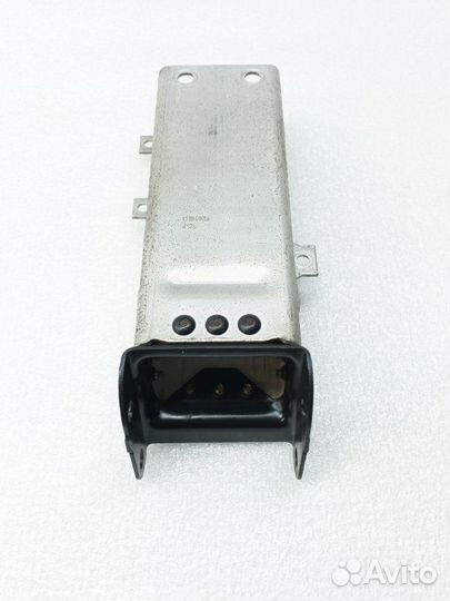 Кронштейн усилителя бампера передний левый