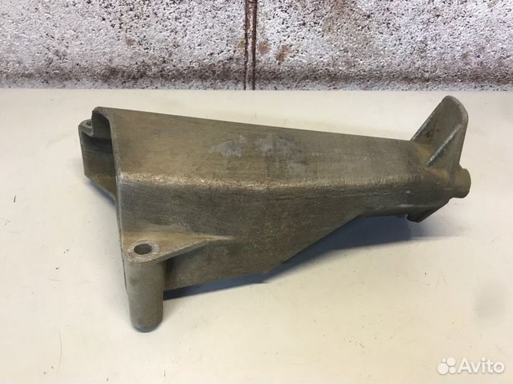 Кронштейн крепления двигателя правый LADA Kalina