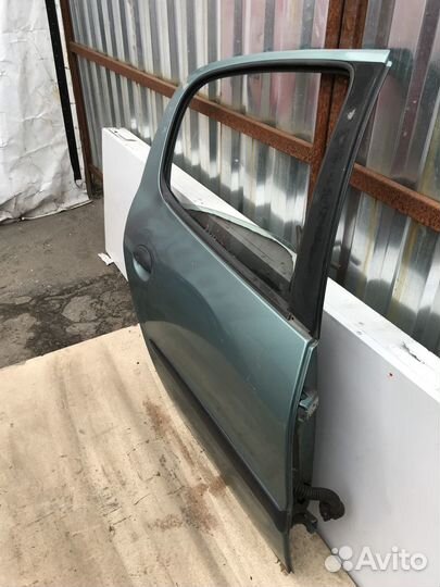 Дверь задняя правая Peugeot 206