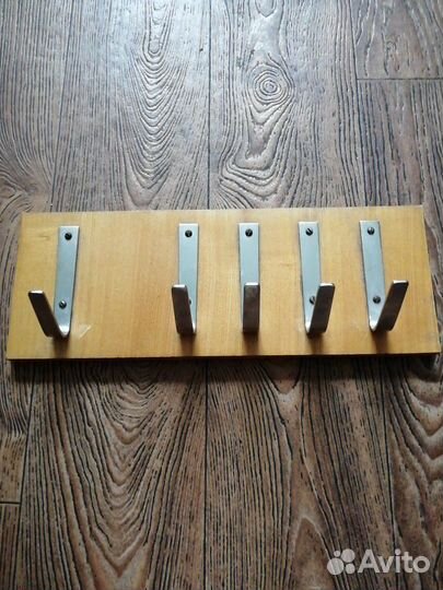 Вешалка и полочка