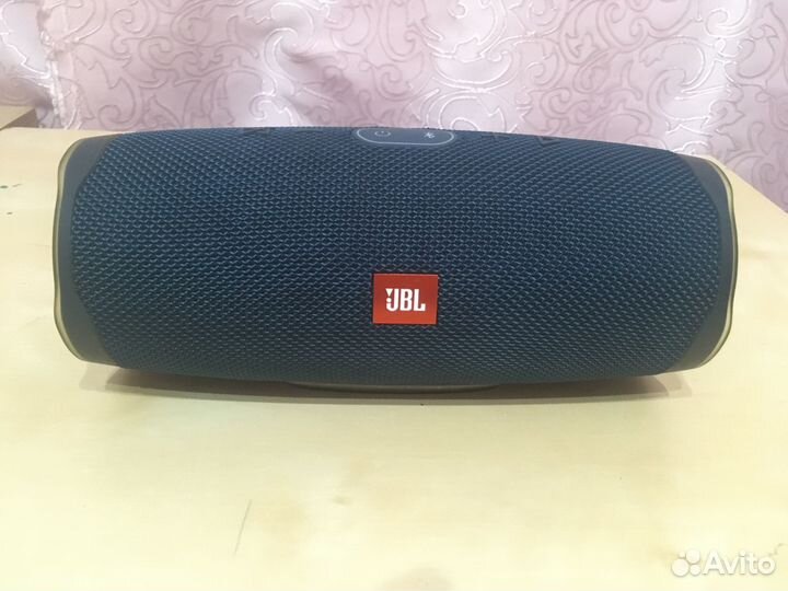 Портативная колонка jbl чардж 4