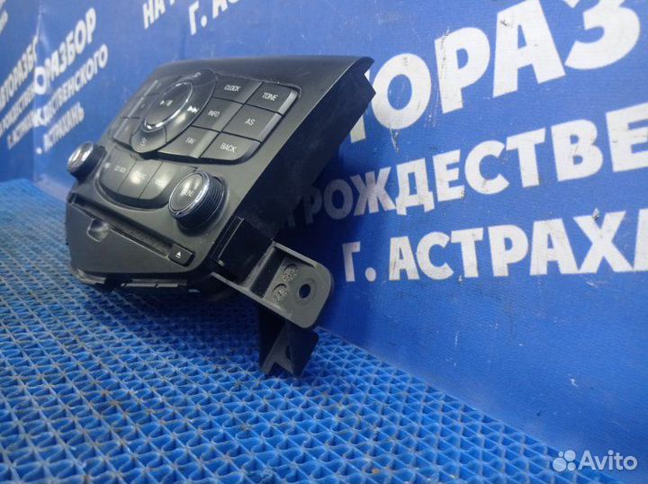 Панель управления магнитолой Chevrolet Cruze седан