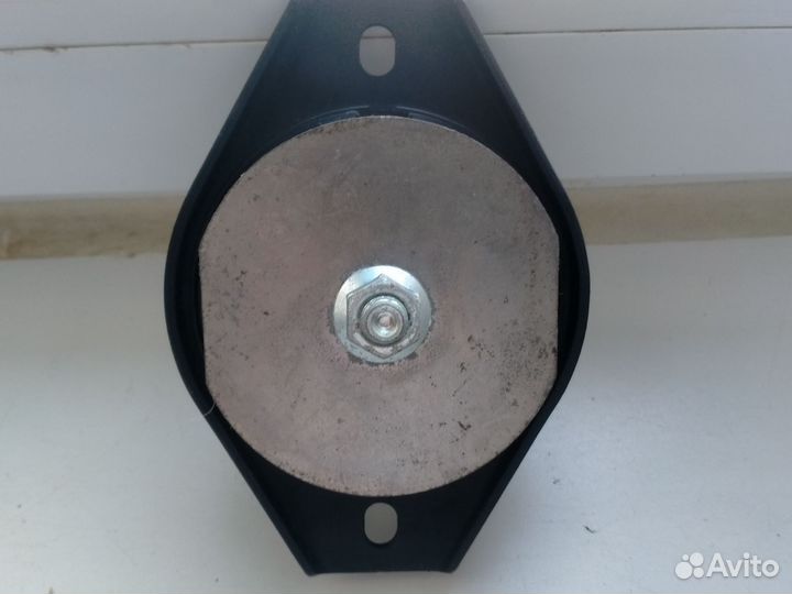 Подушка левая опоры двигателя ваз 2110