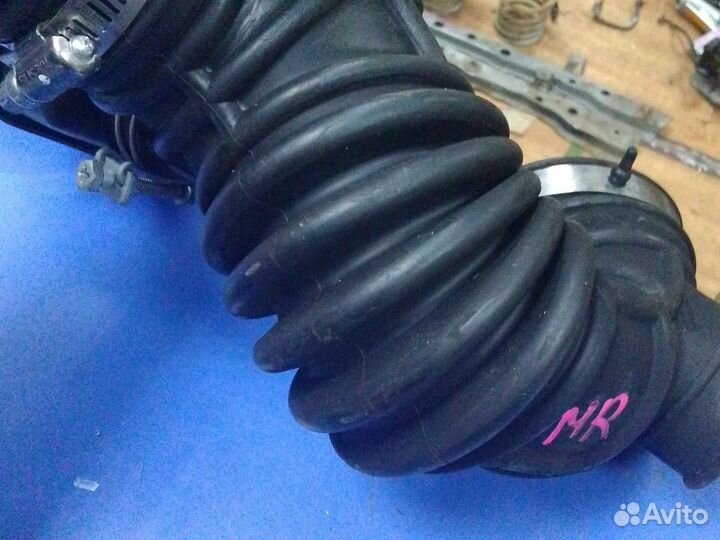 Патрубок воздуха ниссан Серена C25